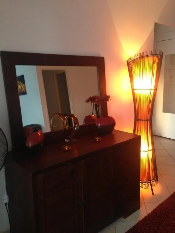 Palm Beach Serenity: Cozy 2-Bed Apartment Near Cannes Beaches 0*,  France