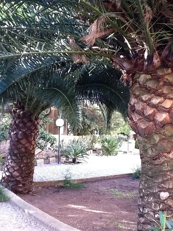 Palm Beach Serenity: Cozy 2-Bed Apartment Near Cannes Beaches