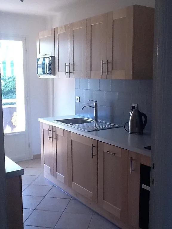 Palm Beach Serenity: Cozy 2-Bed Apartment Near Cannes Beaches 0*,
