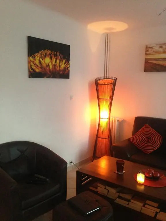 Palm Beach Serenity: Cozy 2-Bed Apartment Near Cannes Beaches France