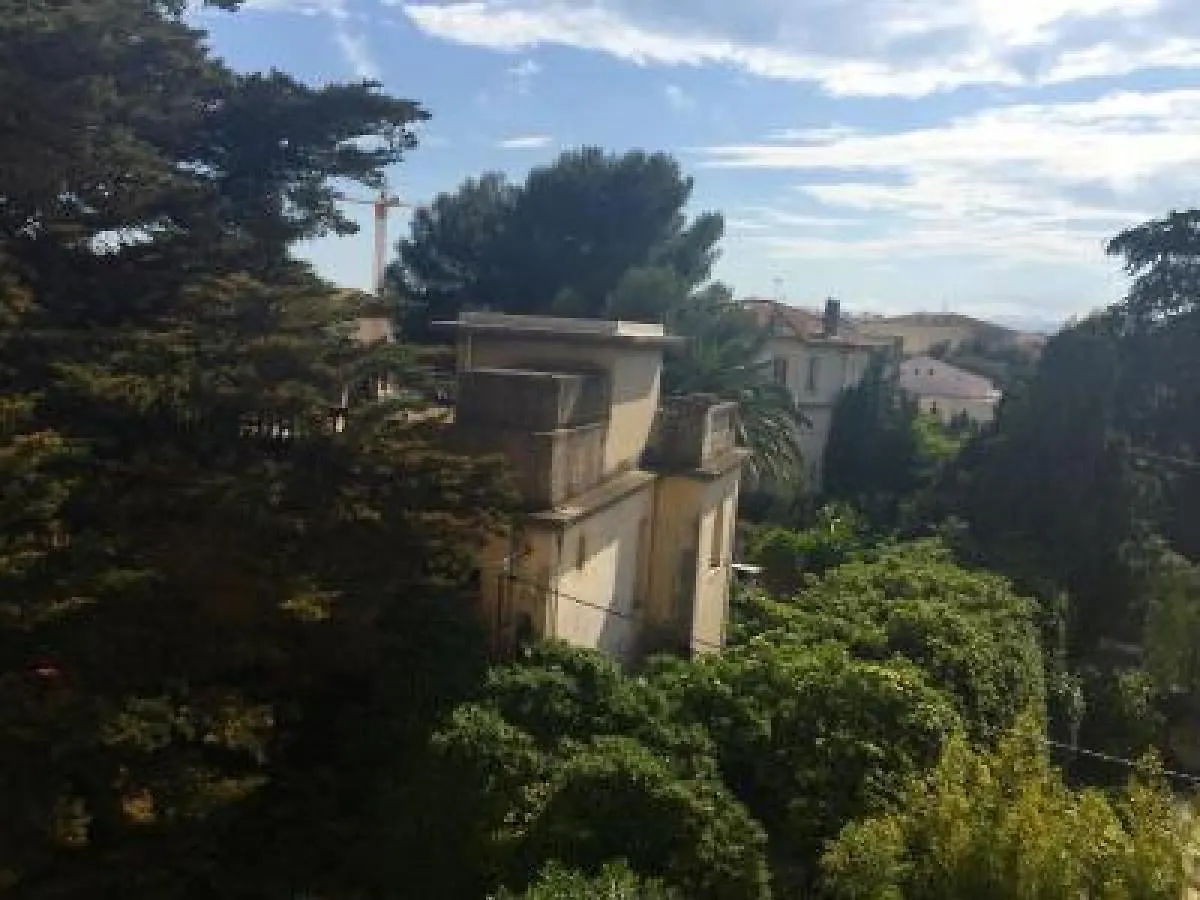 Palm Beach Serenity: Cozy 2-Bed Apartment Near Cannes Beaches France
