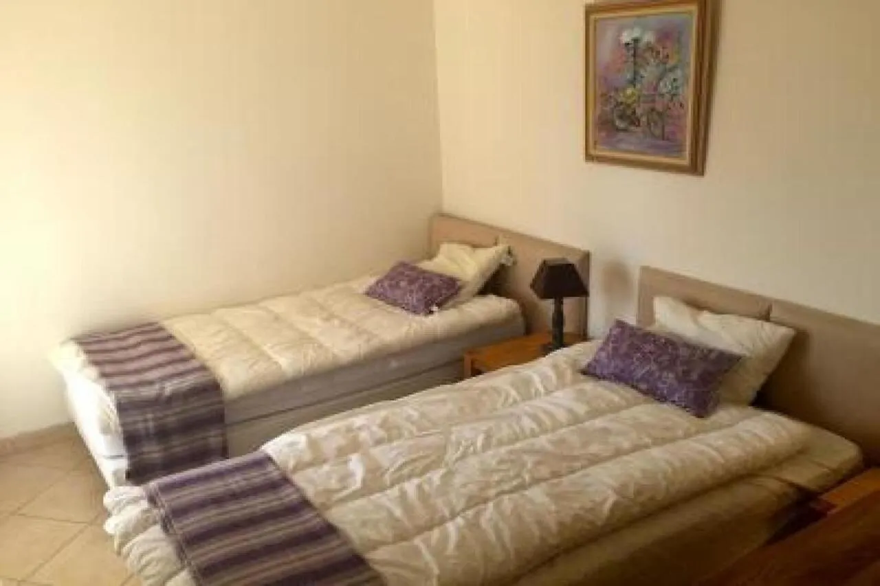 Palm Beach Serenity: Cozy 2-Bed Apartment Near Cannes Beaches