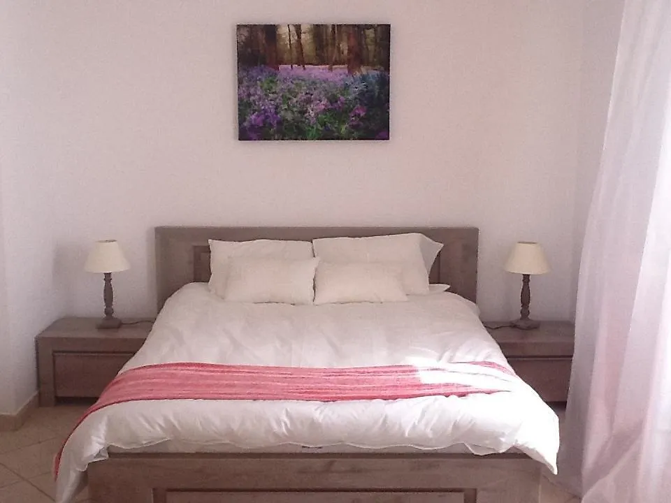 Palm Beach Serenity: Cozy 2-Bed Apartment Near Cannes Beaches