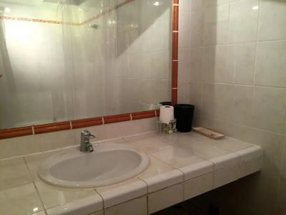 Palm Beach Serenity: Cozy 2-Bed Apartment Near Cannes Beaches