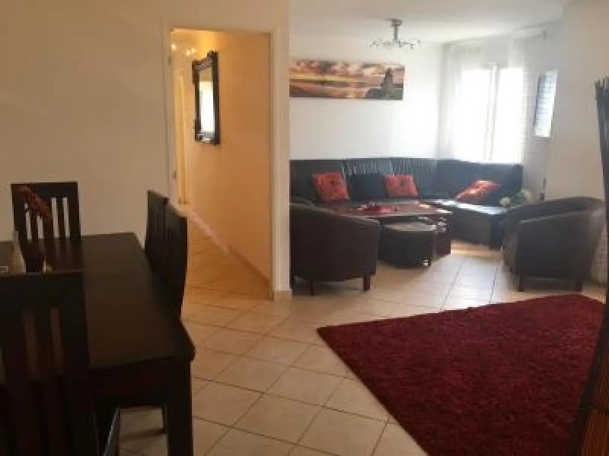 Palm Beach Serenity: Cozy 2-Bed Apartment Near Cannes Beaches